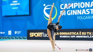 piergentili anna sfe06007 copia simone ferraro ph